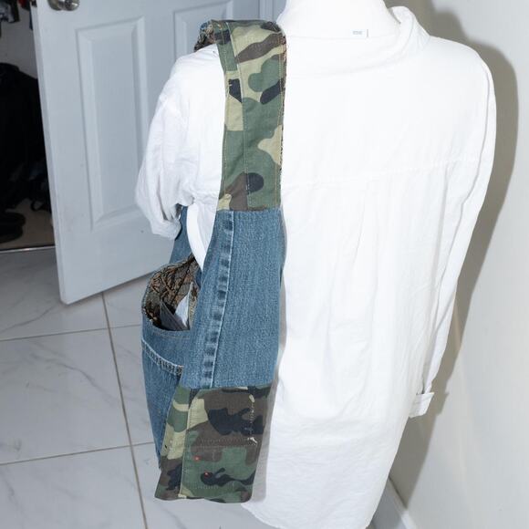 Upcycled hobo bag / shoulder bag - Picture 7 of 8